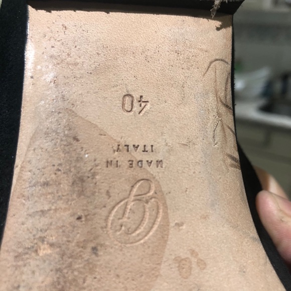 M. Gemi Italian Designer Handmade Suede Flats - Picture 5 of 8